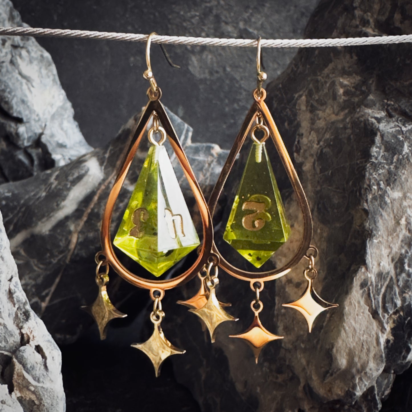 Peridot Green D4 // Gold Earrings // 06