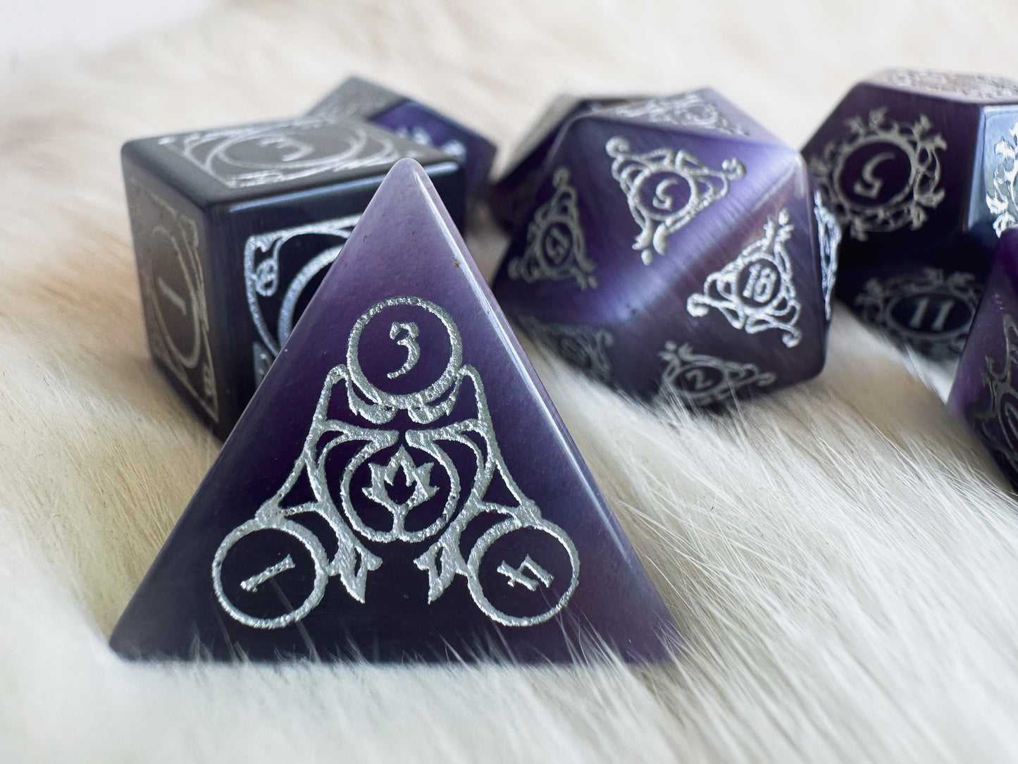 Aria of the Nightsinger || Violet Cat's Eye Dice