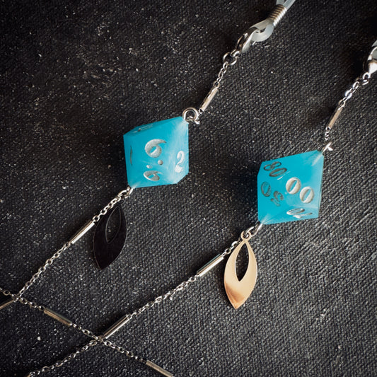 Turquoise D100 // Silver Glasses Chains // 01
