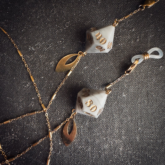 White Marbled D100 // Gold Glasses Chains // 01