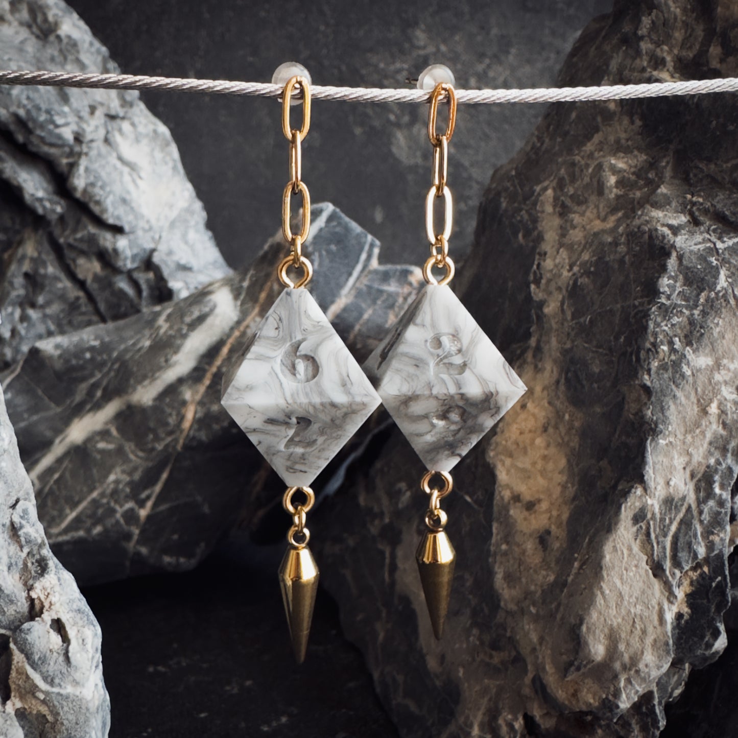 White Marbled D8 // Gold Earrings // 01