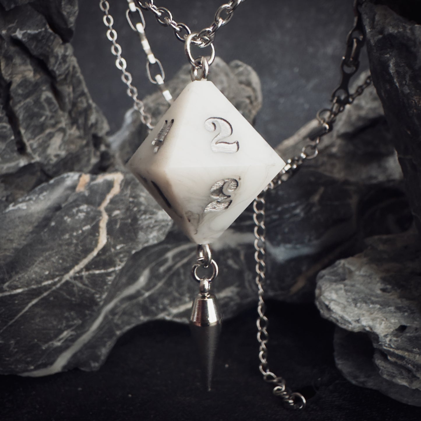 White D8 // Silver Shift Necklace // 01