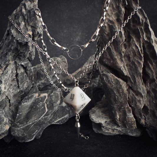 White D8 // Silver Shift Necklace // 01