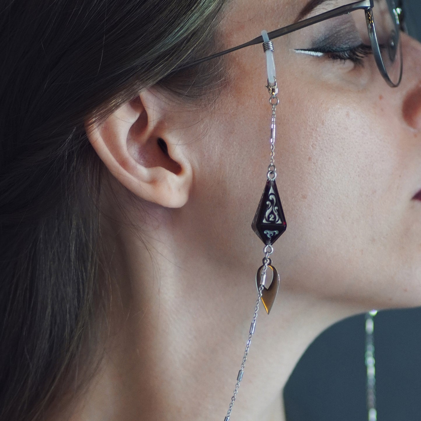 PREVIEW: Genevieve's Embers // Gen Con x Yaniir Glasses Chain